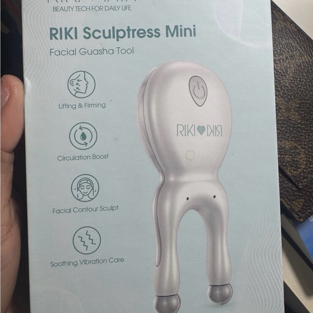 Rikilovesriki Mini Facial Guasha Tool